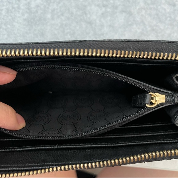 👛 EEUC Michael KORS Black Leather Python Wallet!! - Picture 5 of 6